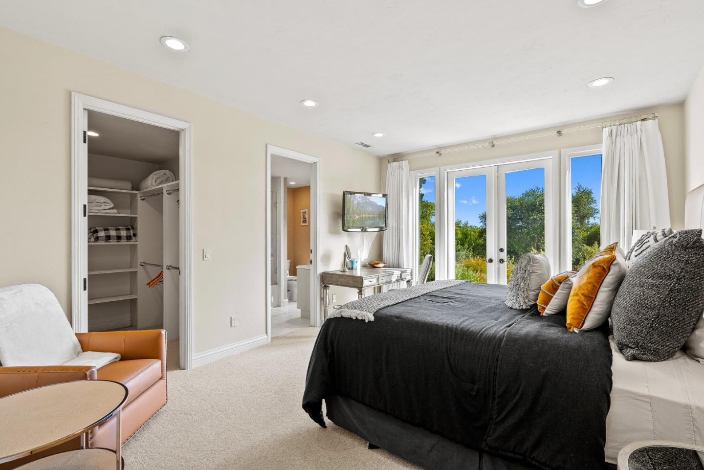 Detail Gallery Image 27 of 48 For 4038 Sunridge Rd, Pebble Beach,  CA 93953 - 4 Beds | 4/2 Baths