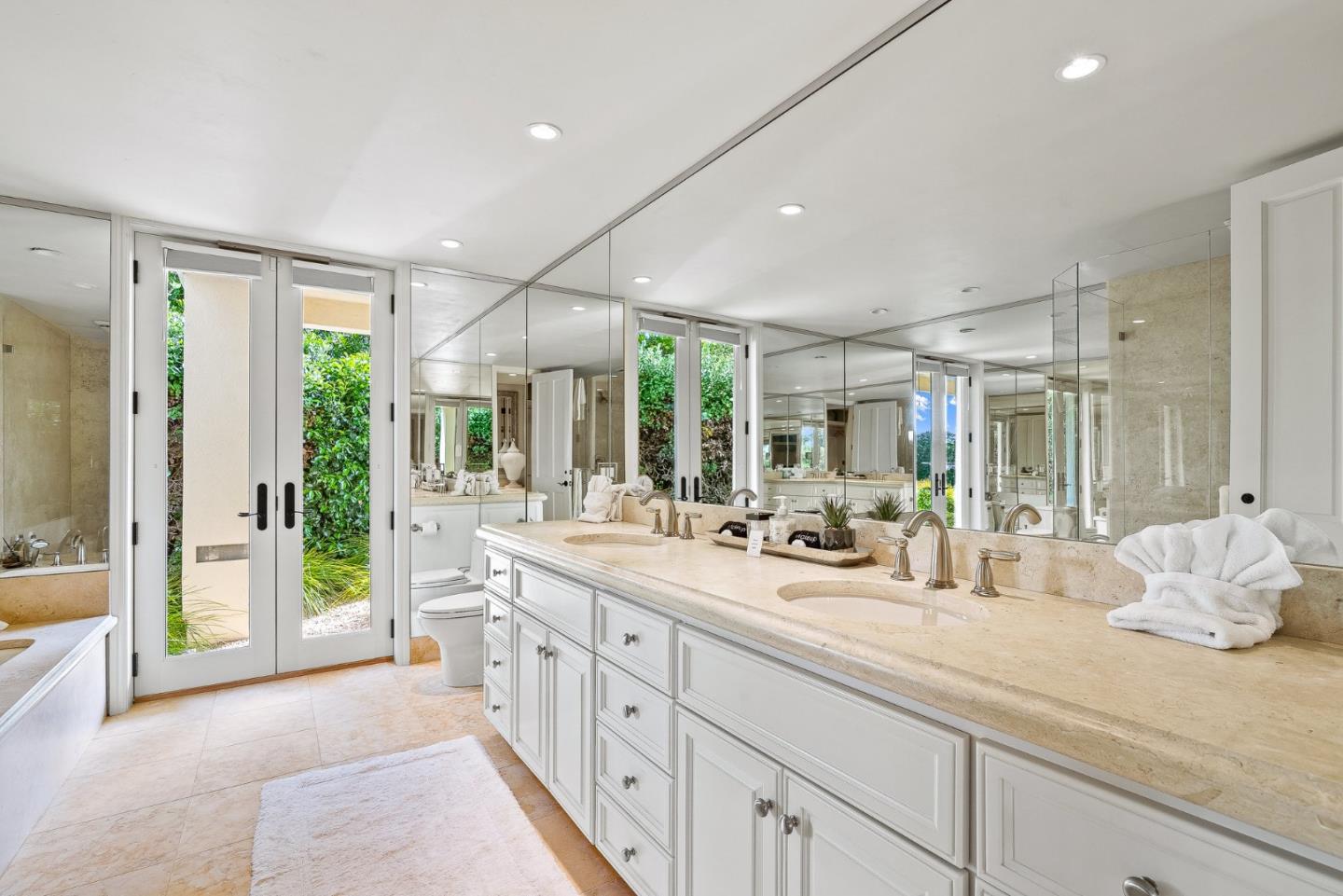 Detail Gallery Image 30 of 48 For 4038 Sunridge Rd, Pebble Beach,  CA 93953 - 4 Beds | 4/2 Baths
