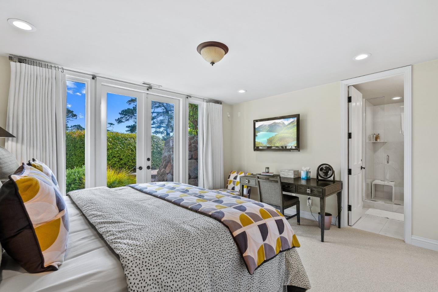 Detail Gallery Image 33 of 48 For 4038 Sunridge Rd, Pebble Beach,  CA 93953 - 4 Beds | 4/2 Baths