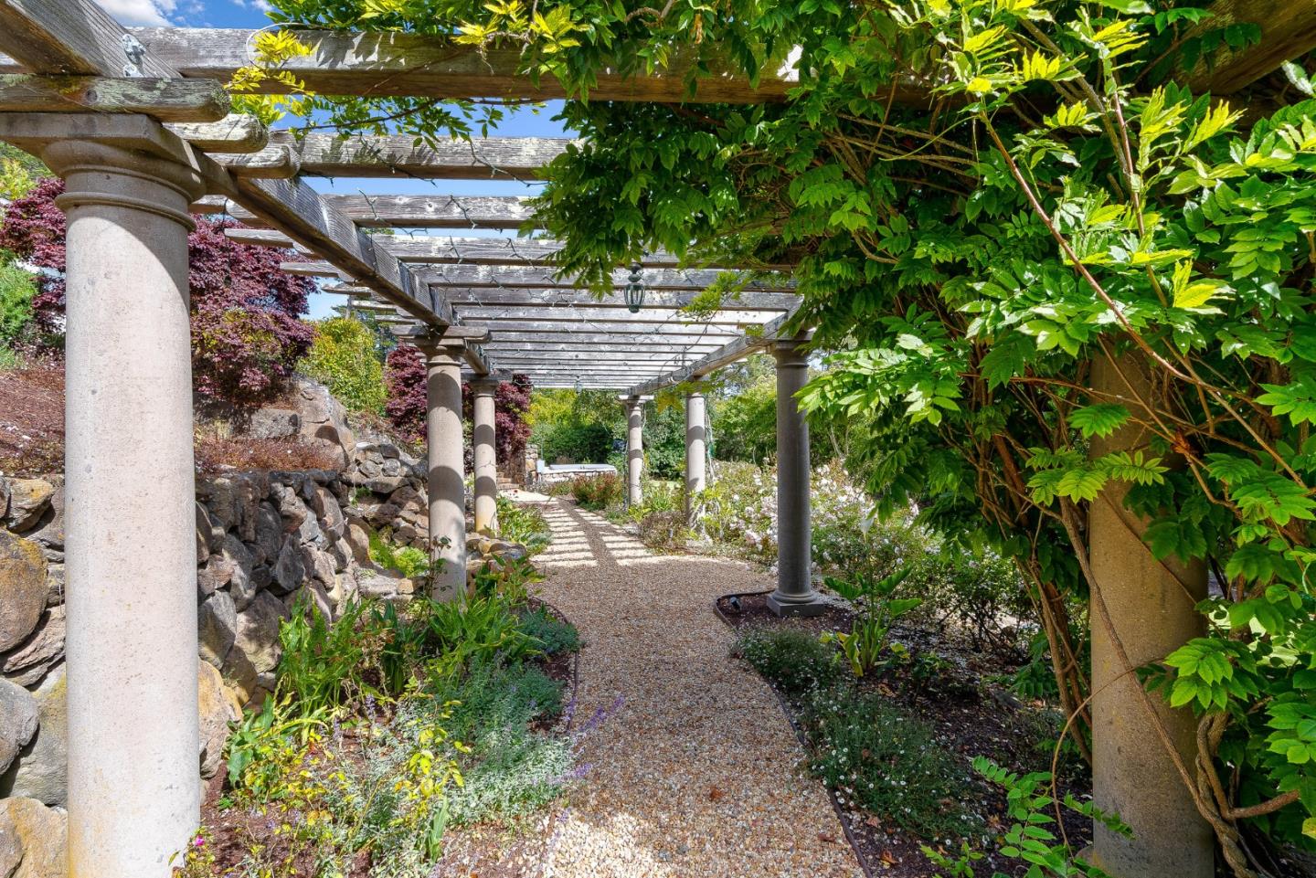 Detail Gallery Image 35 of 48 For 4038 Sunridge Rd, Pebble Beach,  CA 93953 - 4 Beds | 4/2 Baths