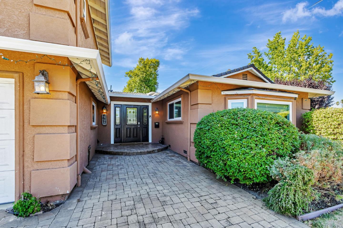 Detail Gallery Image 5 of 62 For 1798 Barcelona Ave, San Jose,  CA 95124 - 4 Beds | 3 Baths