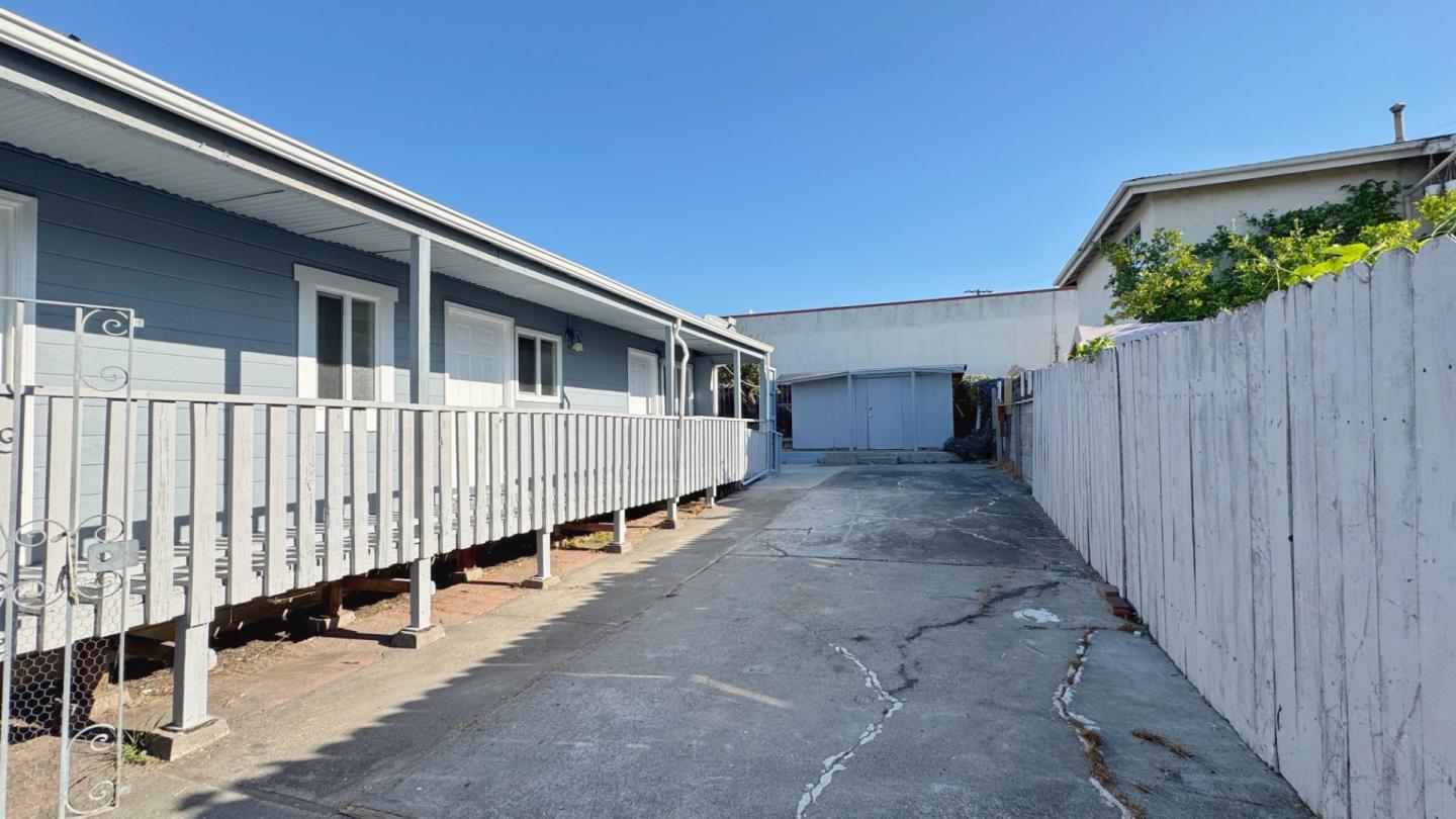 Detail Gallery Image 28 of 35 For 15806 Maubert Ave, San Leandro,  CA 94578 - 3 Beds | 2 Baths