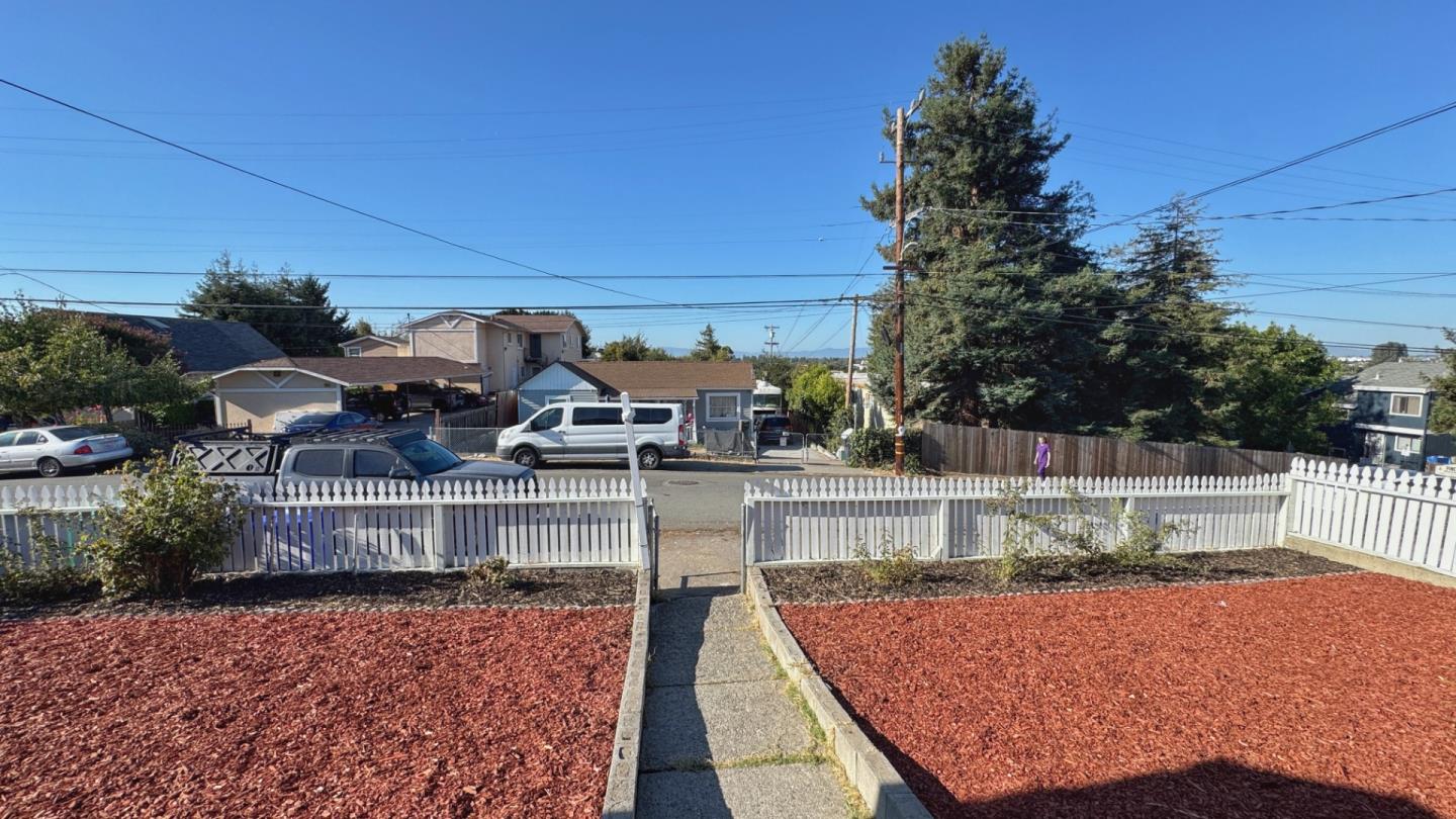 Detail Gallery Image 5 of 35 For 15806 Maubert Ave, San Leandro,  CA 94578 - 3 Beds | 2 Baths