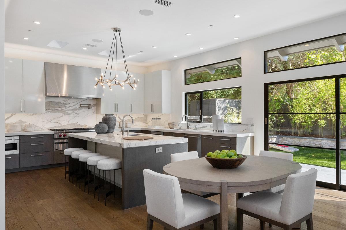 Detail Gallery Image 16 of 42 For 45 Kammerer Ct, Hillsborough,  CA 94010 - 5 Beds | 3/1 Baths