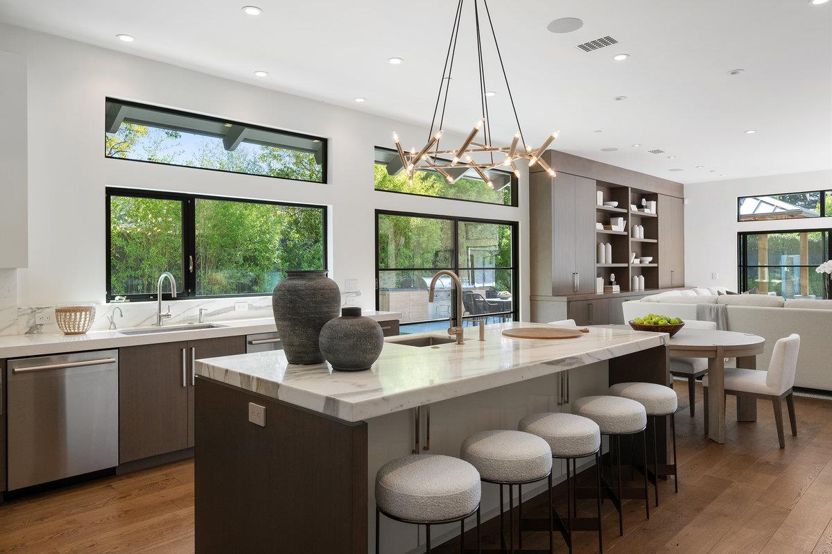 Detail Gallery Image 17 of 42 For 45 Kammerer Ct, Hillsborough,  CA 94010 - 5 Beds | 3/1 Baths