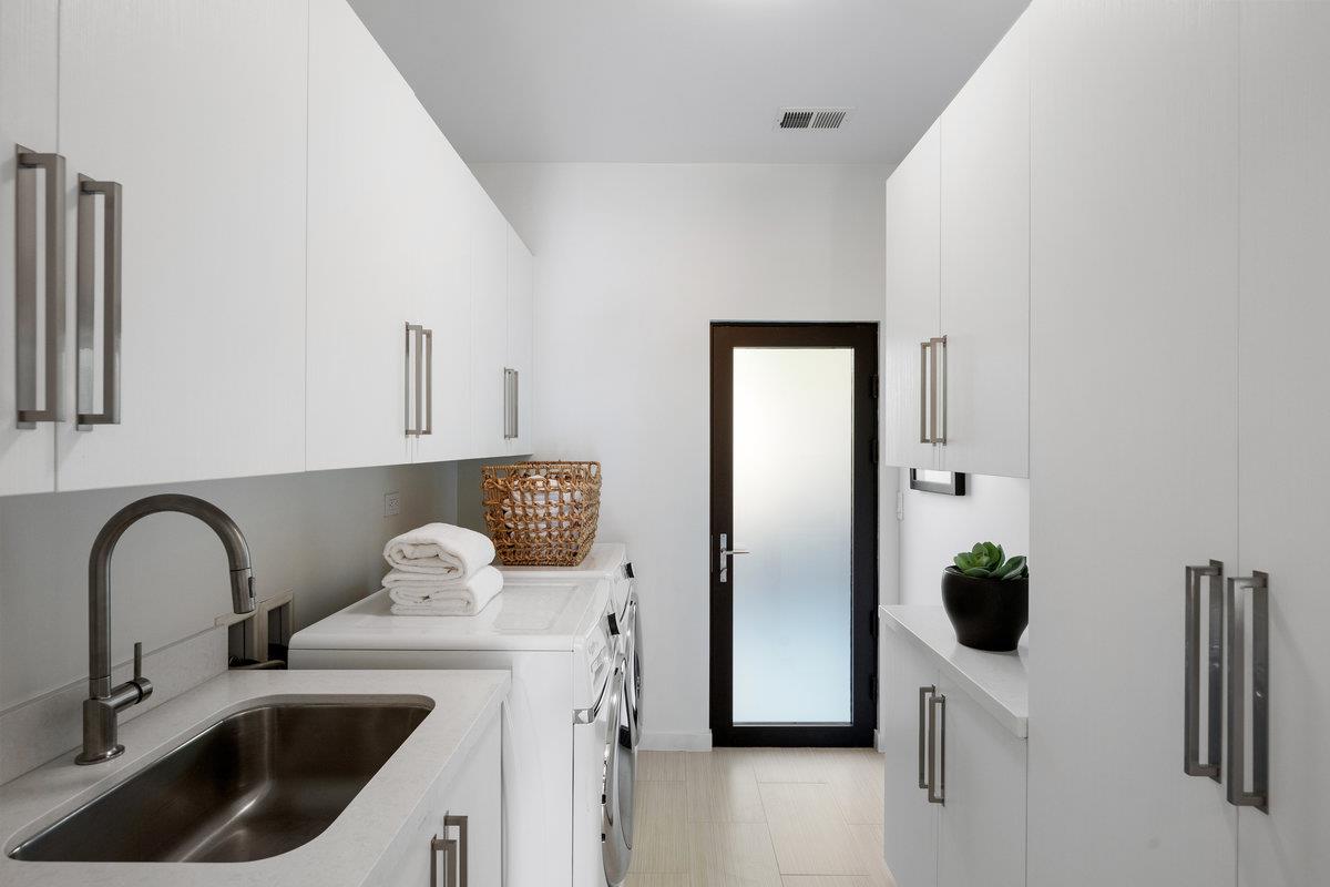 Detail Gallery Image 19 of 42 For 45 Kammerer Ct, Hillsborough,  CA 94010 - 5 Beds | 3/1 Baths