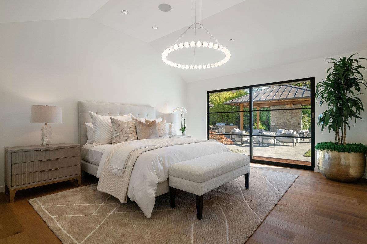 Detail Gallery Image 22 of 42 For 45 Kammerer Ct, Hillsborough,  CA 94010 - 5 Beds | 3/1 Baths