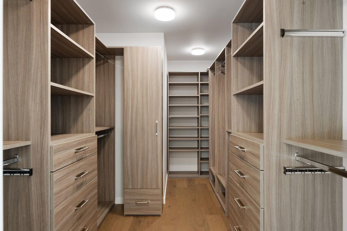 Detail Gallery Image 26 of 42 For 45 Kammerer Ct, Hillsborough,  CA 94010 - 5 Beds | 3/1 Baths
