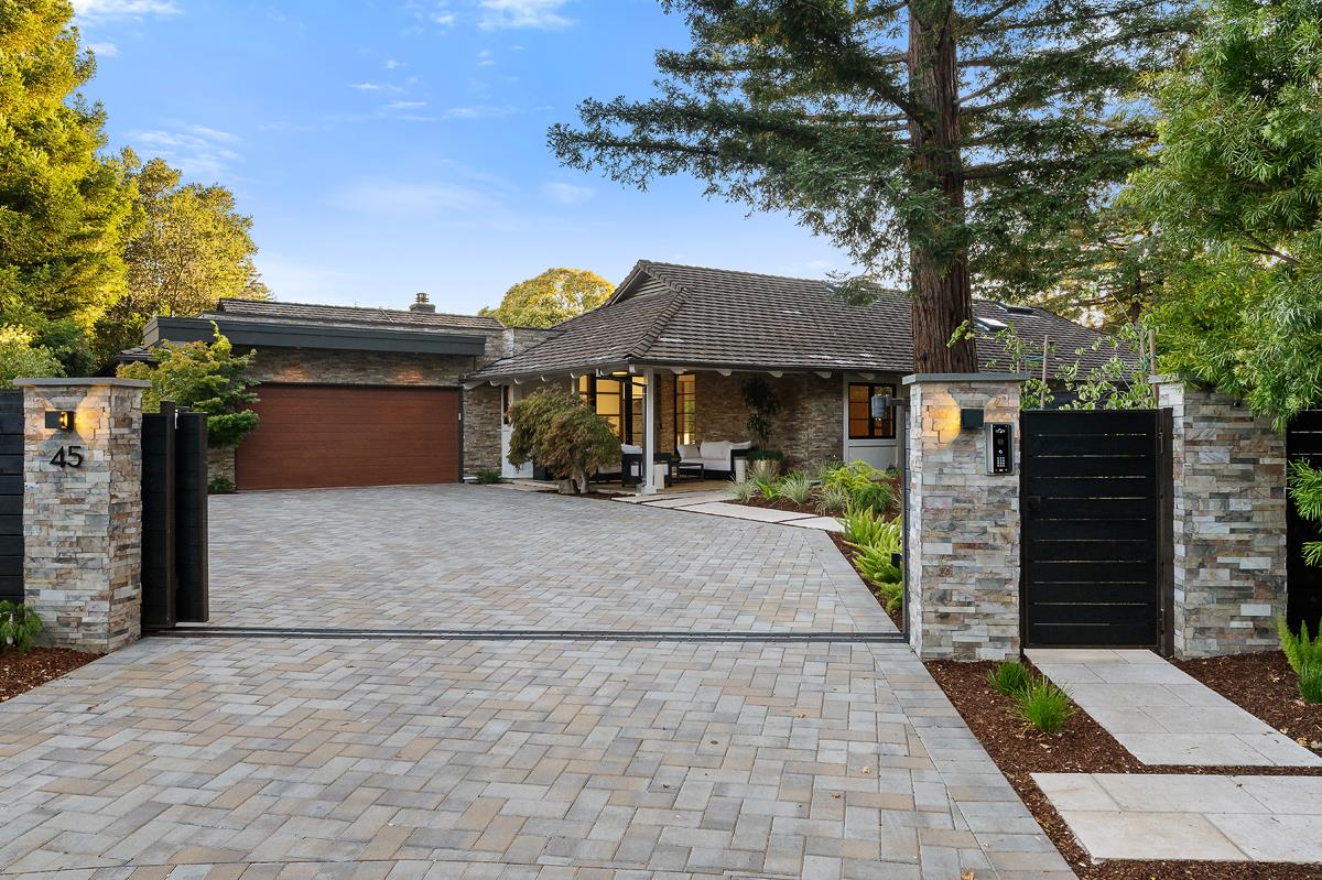 Detail Gallery Image 3 of 42 For 45 Kammerer Ct, Hillsborough,  CA 94010 - 5 Beds | 3/1 Baths