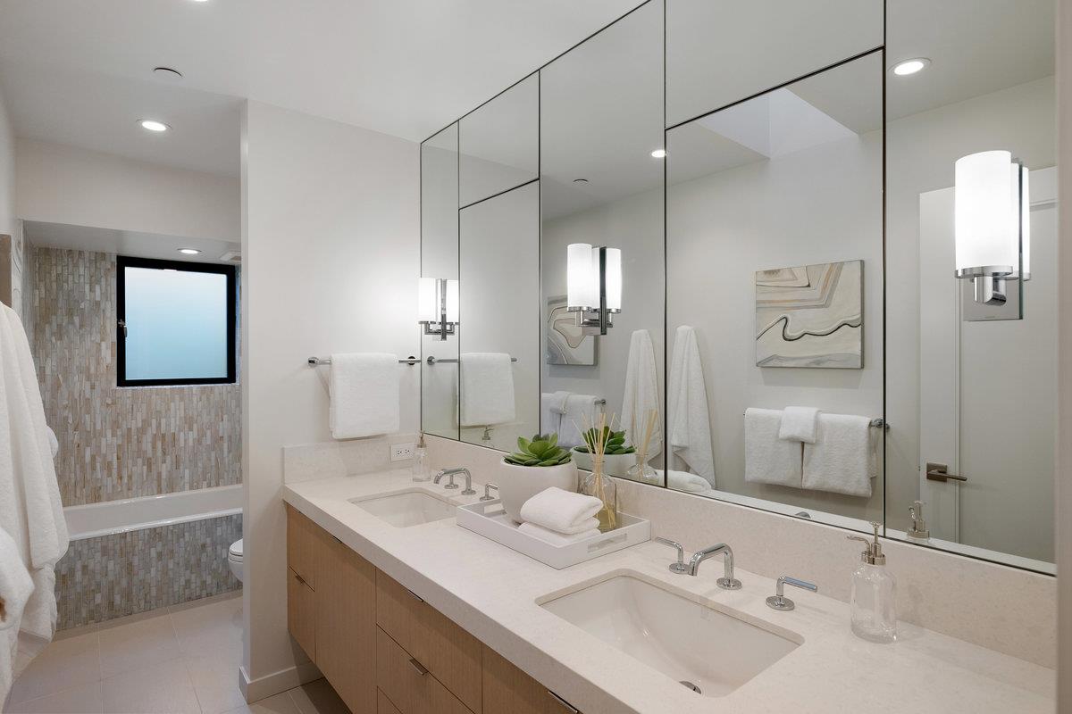 Detail Gallery Image 31 of 42 For 45 Kammerer Ct, Hillsborough,  CA 94010 - 5 Beds | 3/1 Baths