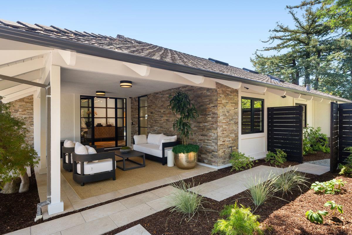 Detail Gallery Image 4 of 42 For 45 Kammerer Ct, Hillsborough,  CA 94010 - 5 Beds | 3/1 Baths