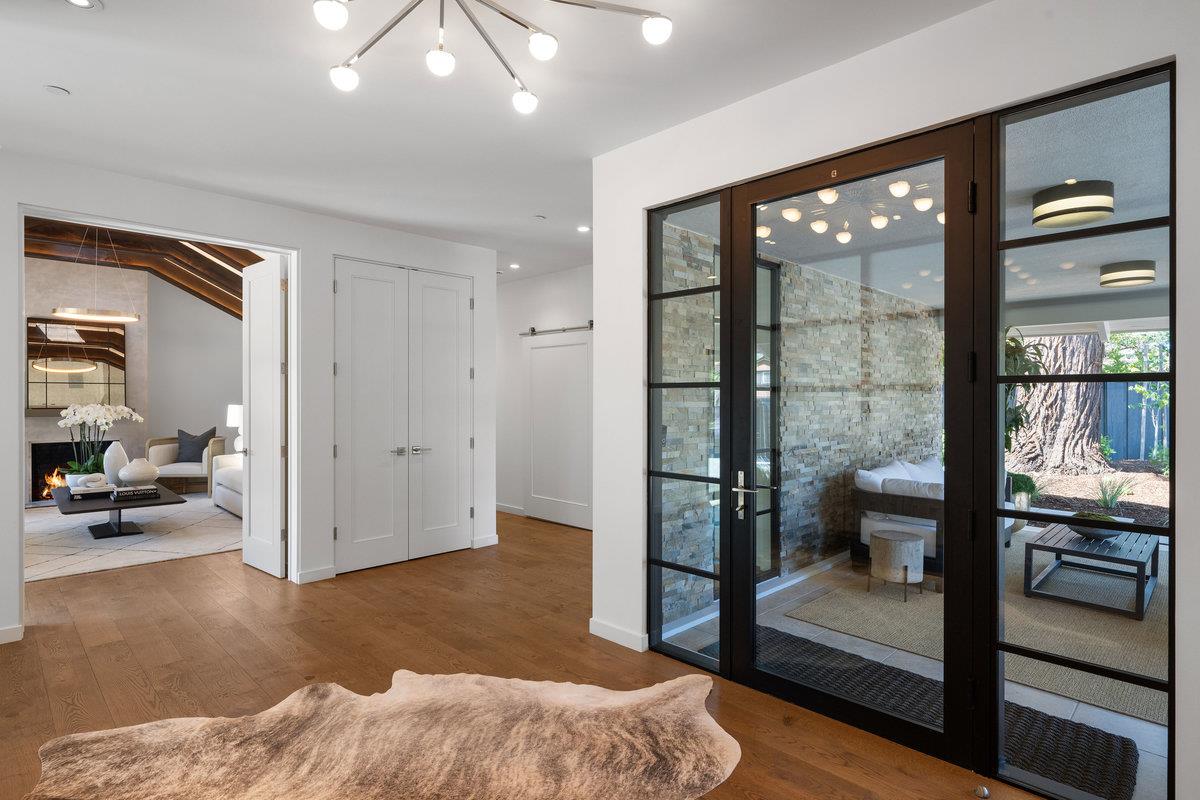 Detail Gallery Image 5 of 42 For 45 Kammerer Ct, Hillsborough,  CA 94010 - 5 Beds | 3/1 Baths