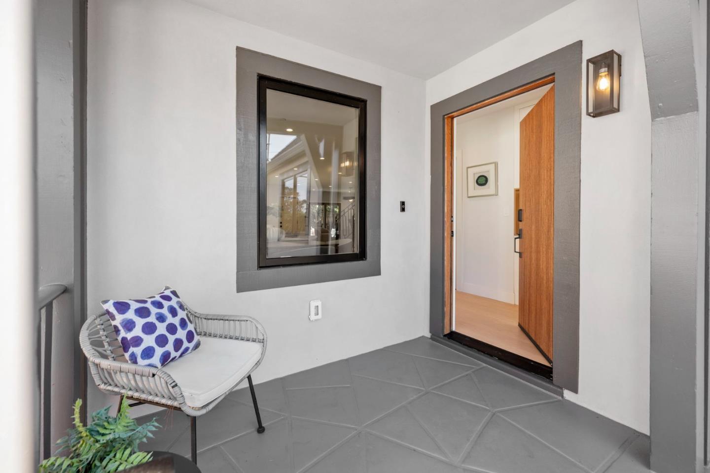 Detail Gallery Image 4 of 75 For 2205 Adeline Dr, Burlingame,  CA 94010 - 4 Beds | 3/1 Baths