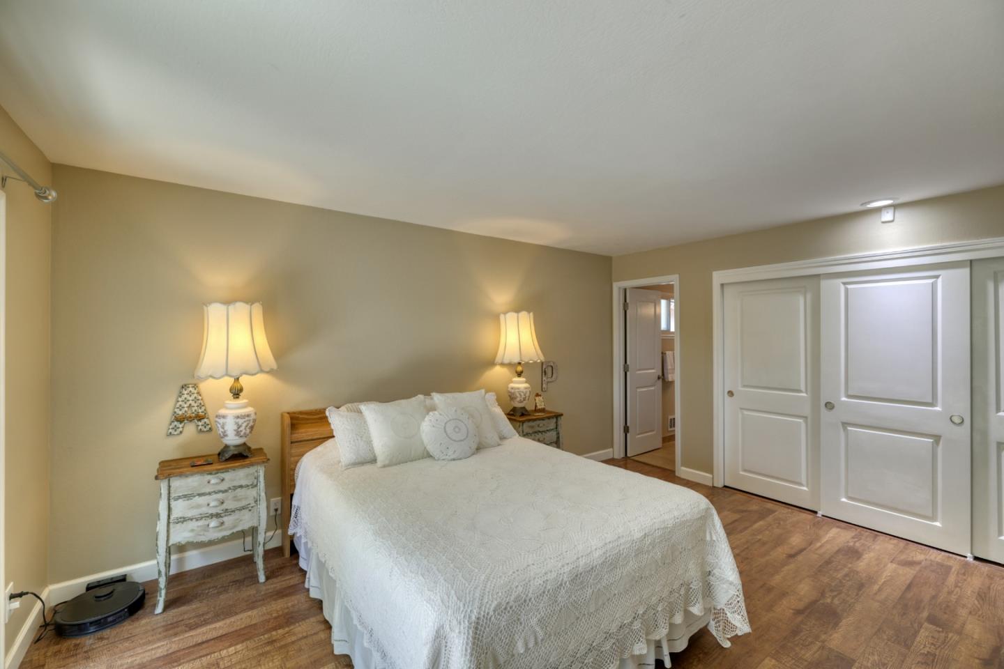 Detail Gallery Image 10 of 32 For 307 De La Vina Way, Salinas,  CA 93901 - 4 Beds | 3 Baths