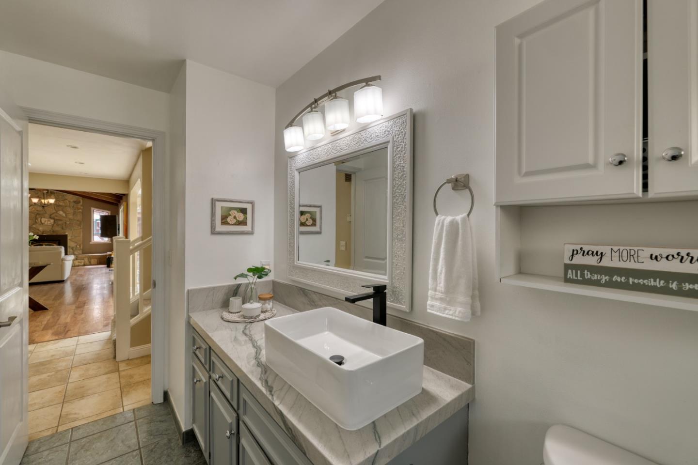 Detail Gallery Image 13 of 32 For 307 De La Vina Way, Salinas,  CA 93901 - 4 Beds | 3 Baths