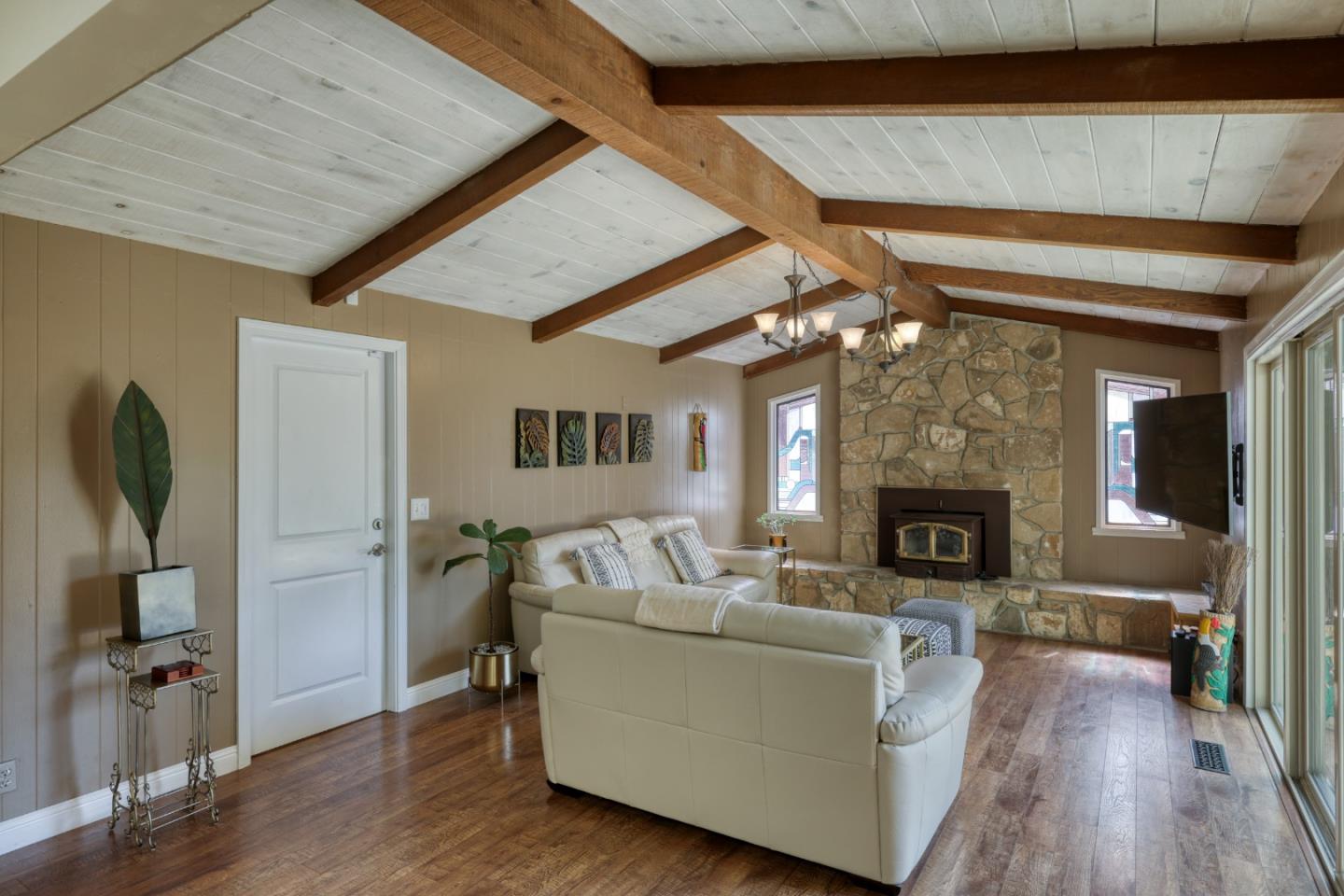 Detail Gallery Image 17 of 32 For 307 De La Vina Way, Salinas,  CA 93901 - 4 Beds | 3 Baths