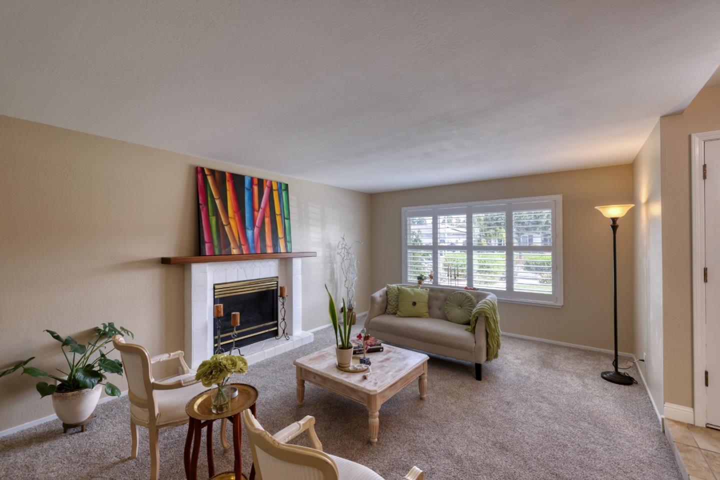 Detail Gallery Image 3 of 32 For 307 De La Vina Way, Salinas,  CA 93901 - 4 Beds | 3 Baths
