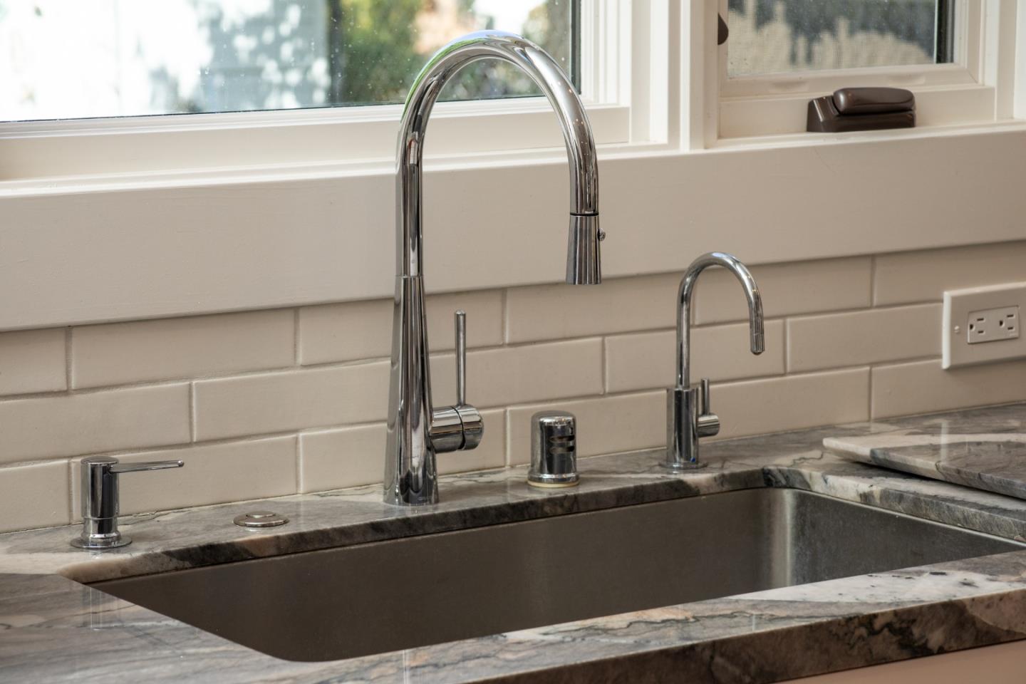 Detail Gallery Image 10 of 24 For 1377 Mariposa Ave, San Jose,  CA 95126 - 2 Beds | 2 Baths