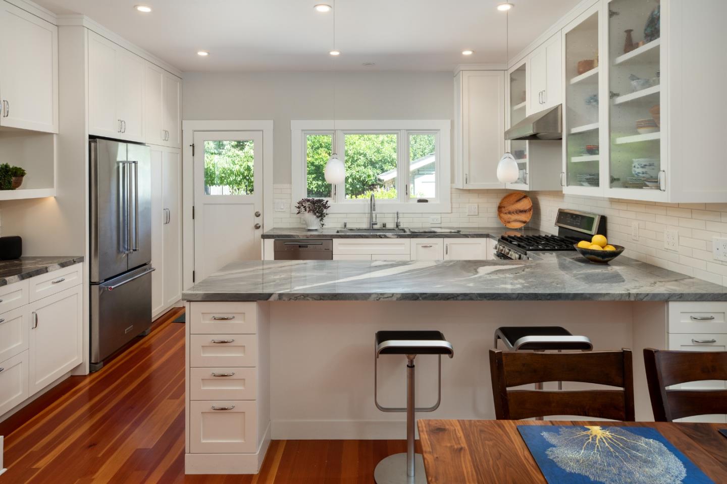 Detail Gallery Image 5 of 24 For 1377 Mariposa Ave, San Jose,  CA 95126 - 2 Beds | 2 Baths