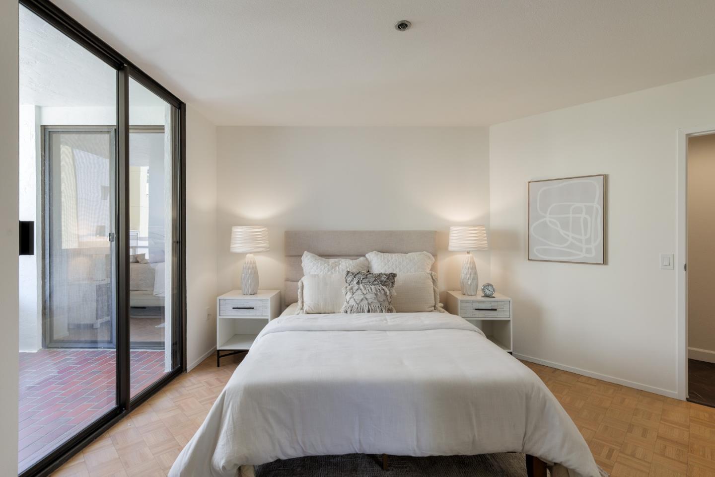 Detail Gallery Image 12 of 31 For 110 Park Rd #202,  Burlingame,  CA 94010 - 2 Beds | 2 Baths