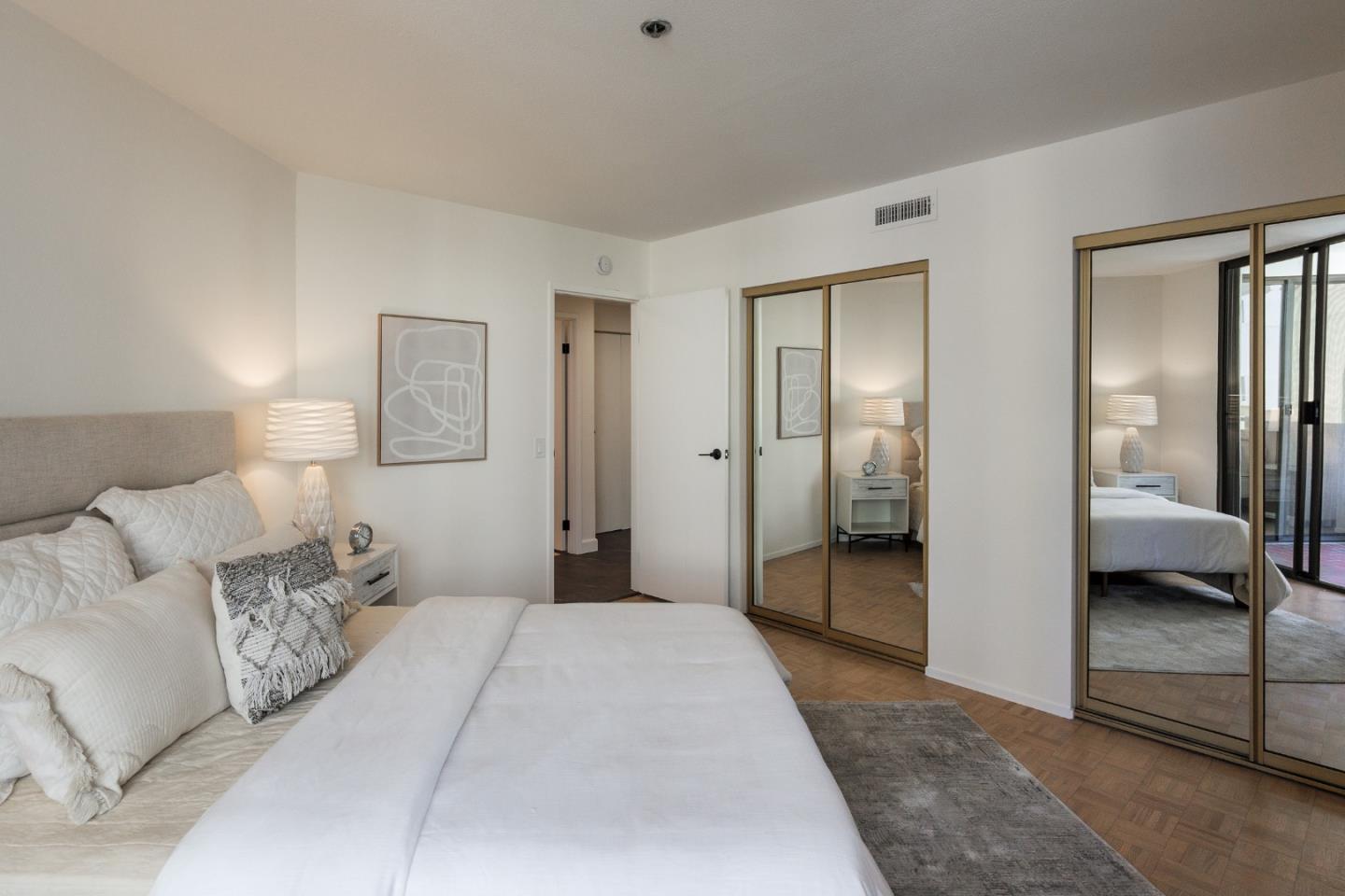 Detail Gallery Image 13 of 31 For 110 Park Rd #202,  Burlingame,  CA 94010 - 2 Beds | 2 Baths