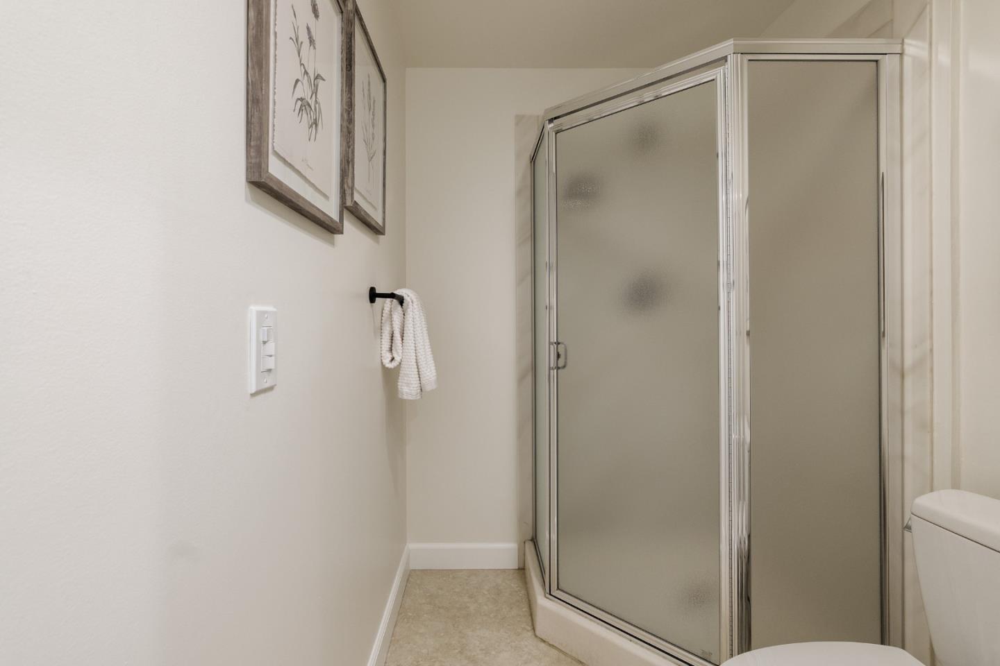 Detail Gallery Image 15 of 31 For 110 Park Rd #202,  Burlingame,  CA 94010 - 2 Beds | 2 Baths
