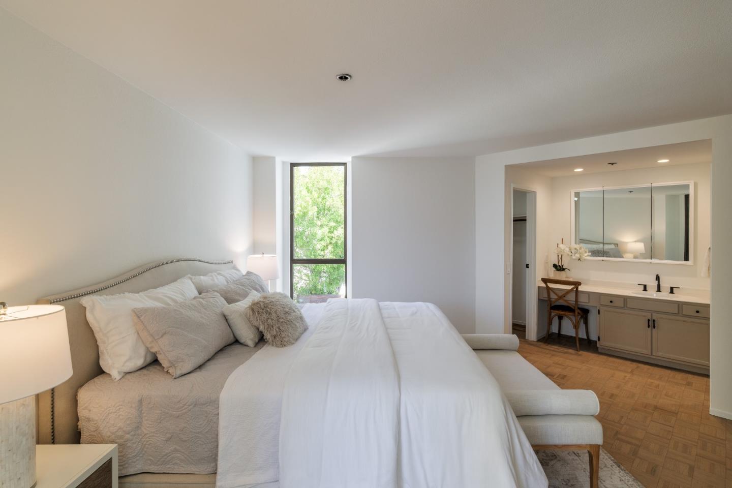 Detail Gallery Image 18 of 31 For 110 Park Rd #202,  Burlingame,  CA 94010 - 2 Beds | 2 Baths