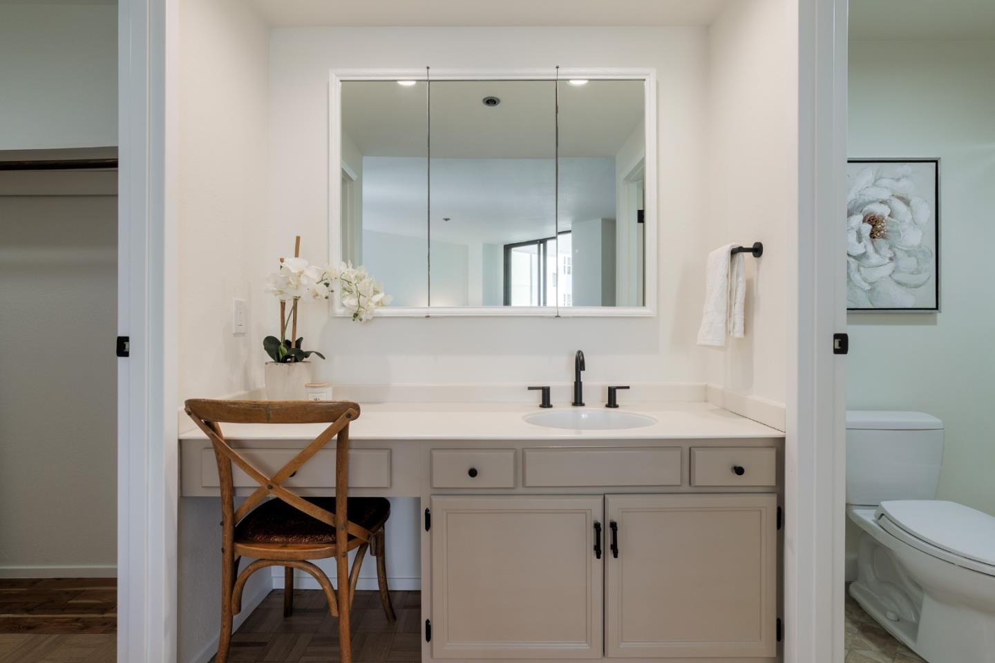 Detail Gallery Image 19 of 31 For 110 Park Rd #202,  Burlingame,  CA 94010 - 2 Beds | 2 Baths