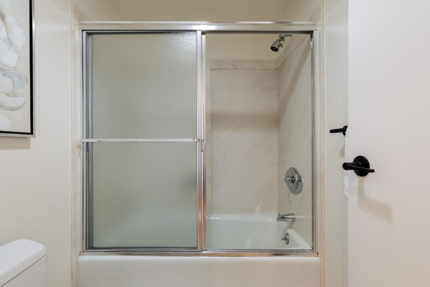 Detail Gallery Image 20 of 31 For 110 Park Rd #202,  Burlingame,  CA 94010 - 2 Beds | 2 Baths