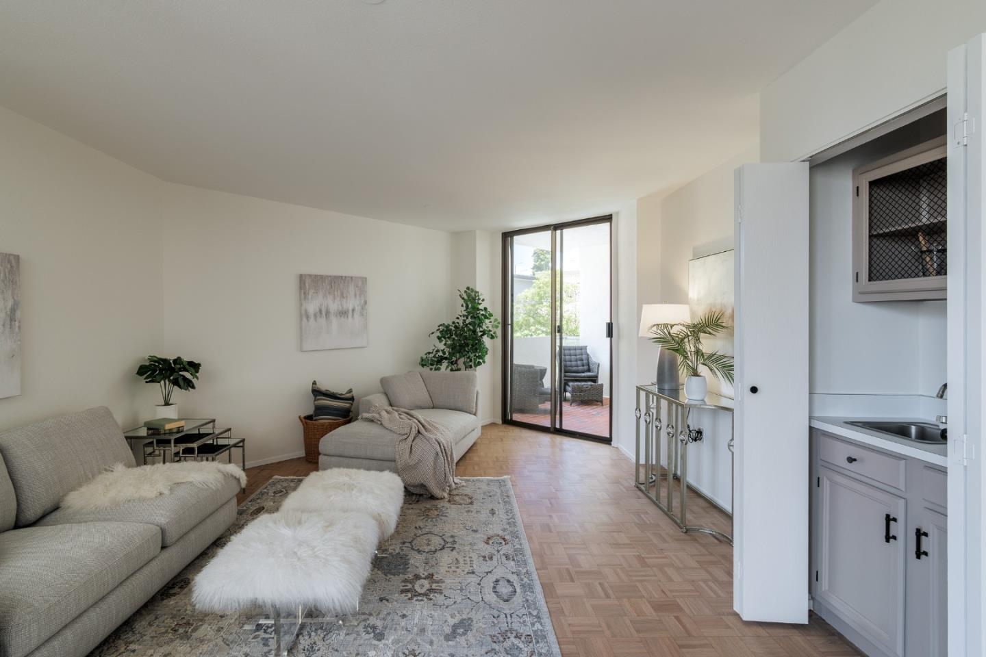Detail Gallery Image 8 of 31 For 110 Park Rd #202,  Burlingame,  CA 94010 - 2 Beds | 2 Baths