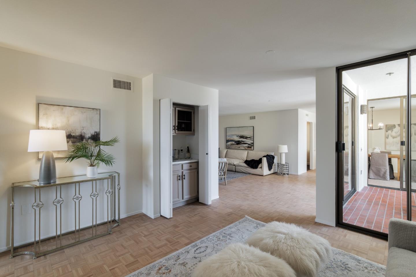 Detail Gallery Image 9 of 31 For 110 Park Rd #202,  Burlingame,  CA 94010 - 2 Beds | 2 Baths