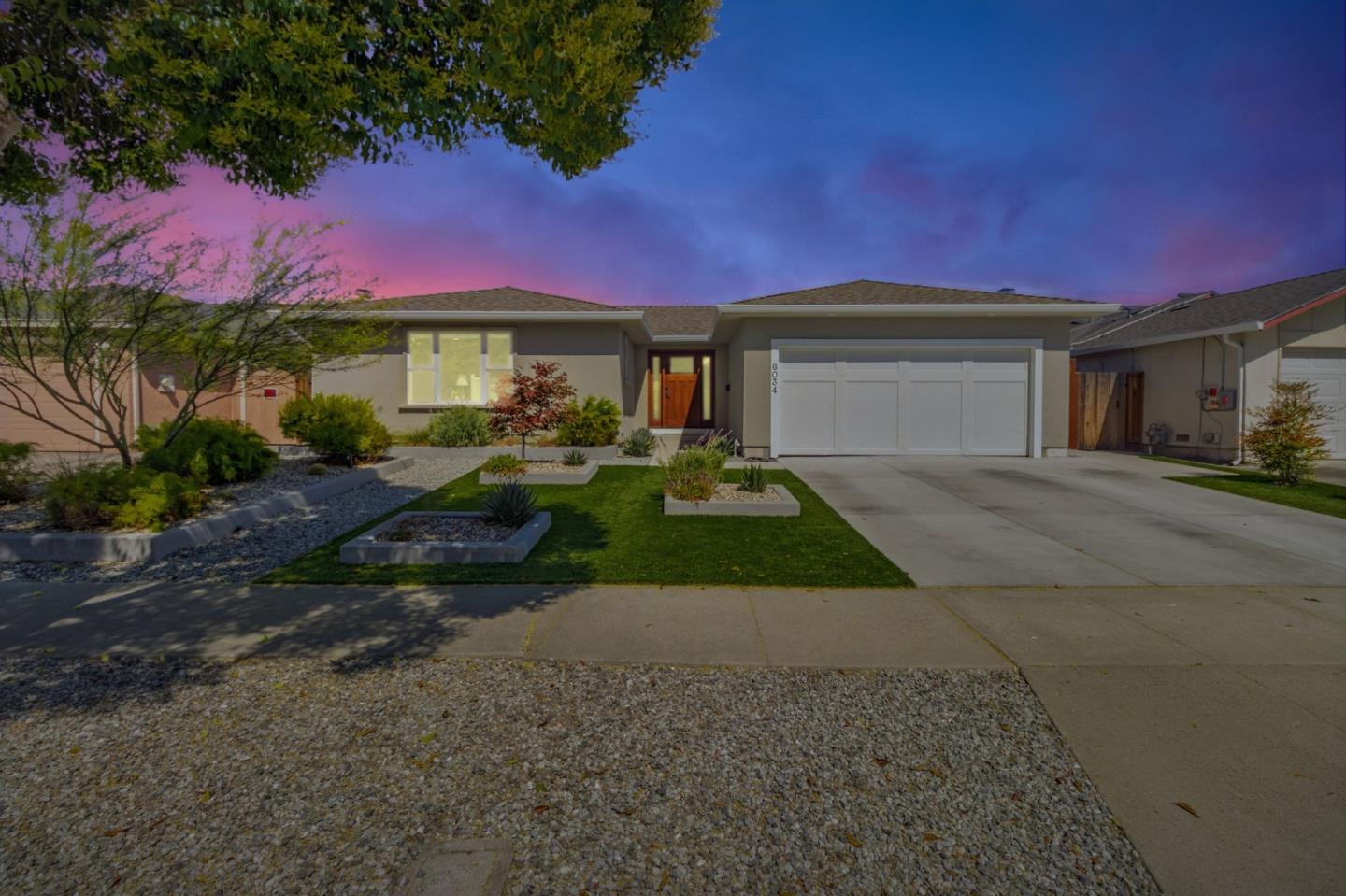 Detail Gallery Image 2 of 44 For 6034 Palm Springs Cir, San Jose,  CA 95123 - 4 Beds | 3 Baths