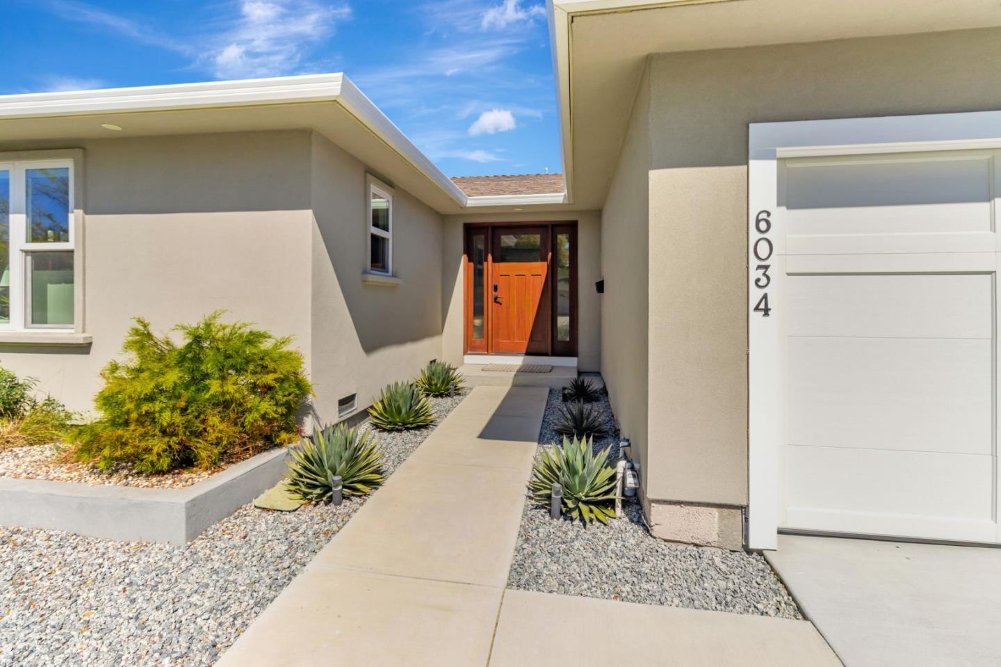 Detail Gallery Image 5 of 44 For 6034 Palm Springs Cir, San Jose,  CA 95123 - 4 Beds | 3 Baths