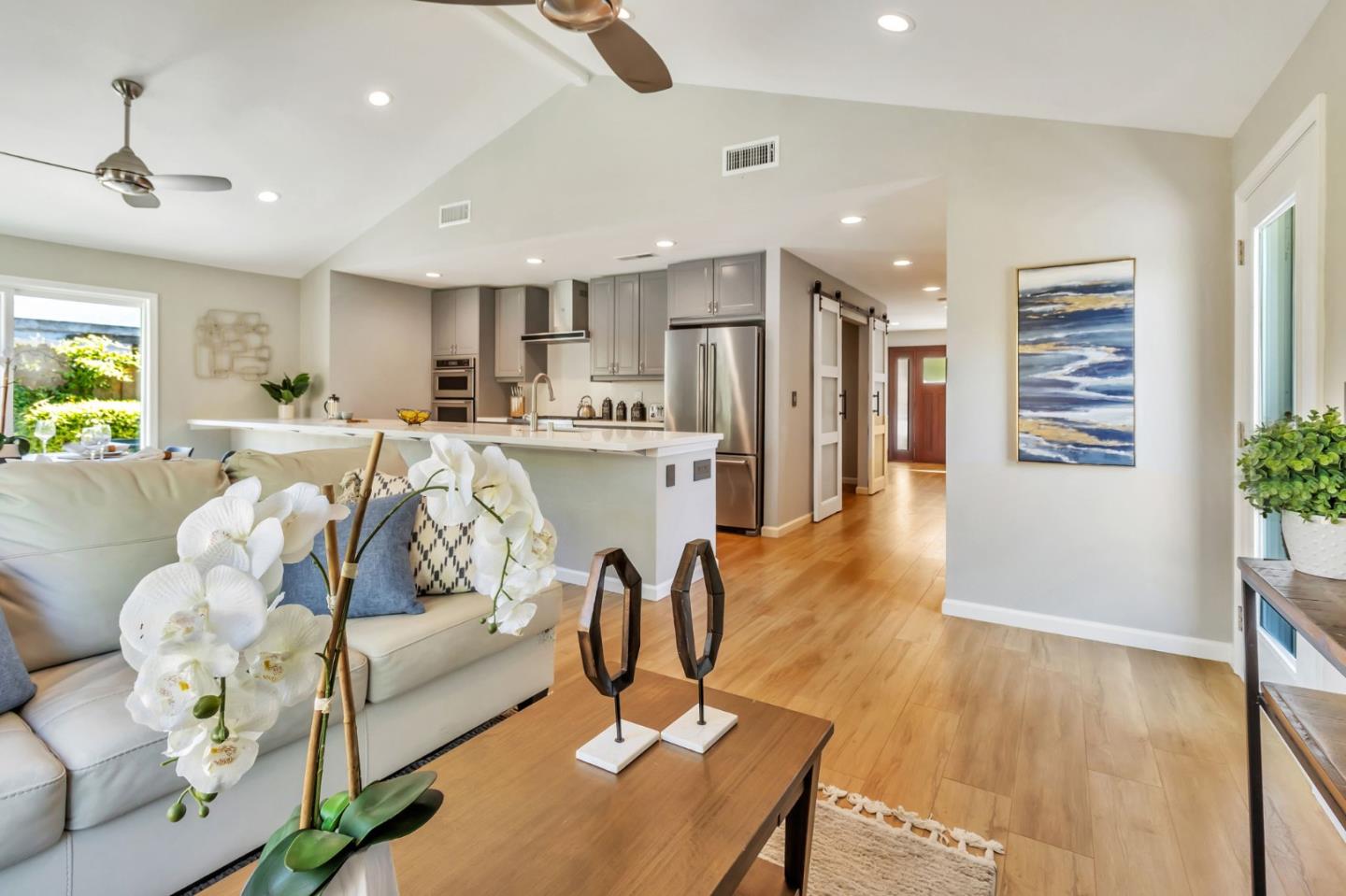 Detail Gallery Image 7 of 44 For 6034 Palm Springs Cir, San Jose,  CA 95123 - 4 Beds | 3 Baths