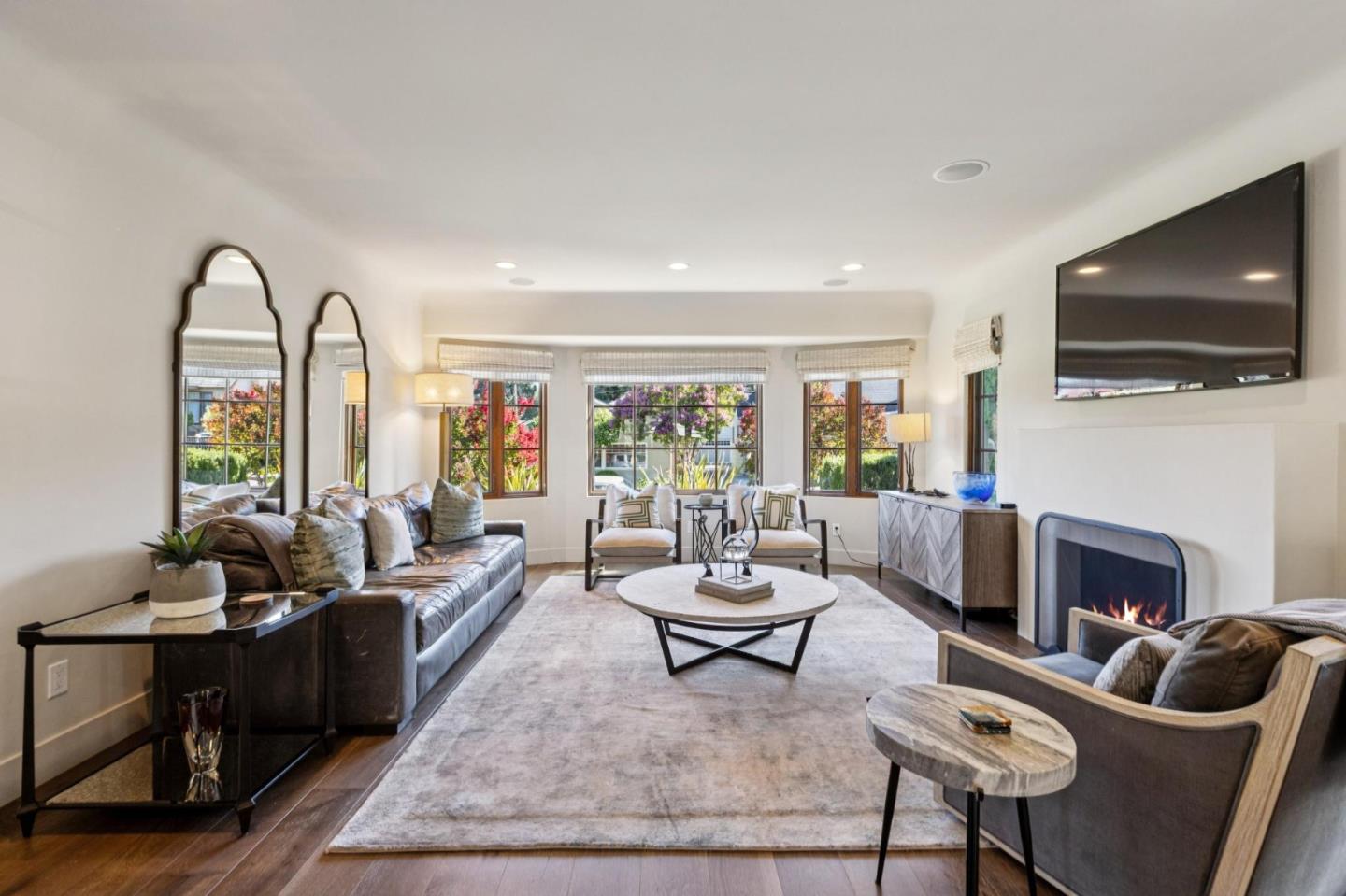 Detail Gallery Image 11 of 90 For 20 Mariposa Ave, Los Gatos,  CA 95030 - 4 Beds | 4/1 Baths