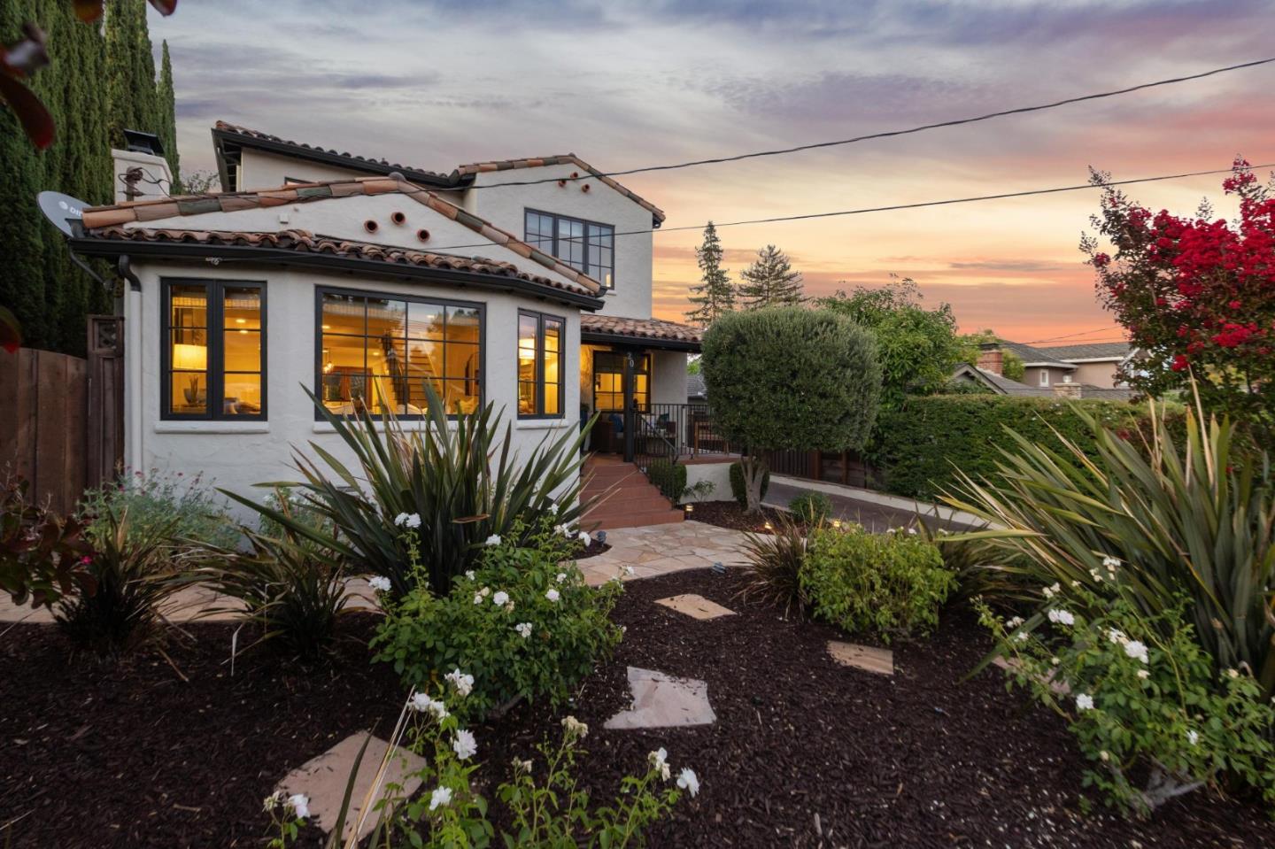 Detail Gallery Image 3 of 90 For 20 Mariposa Ave, Los Gatos,  CA 95030 - 4 Beds | 4/1 Baths