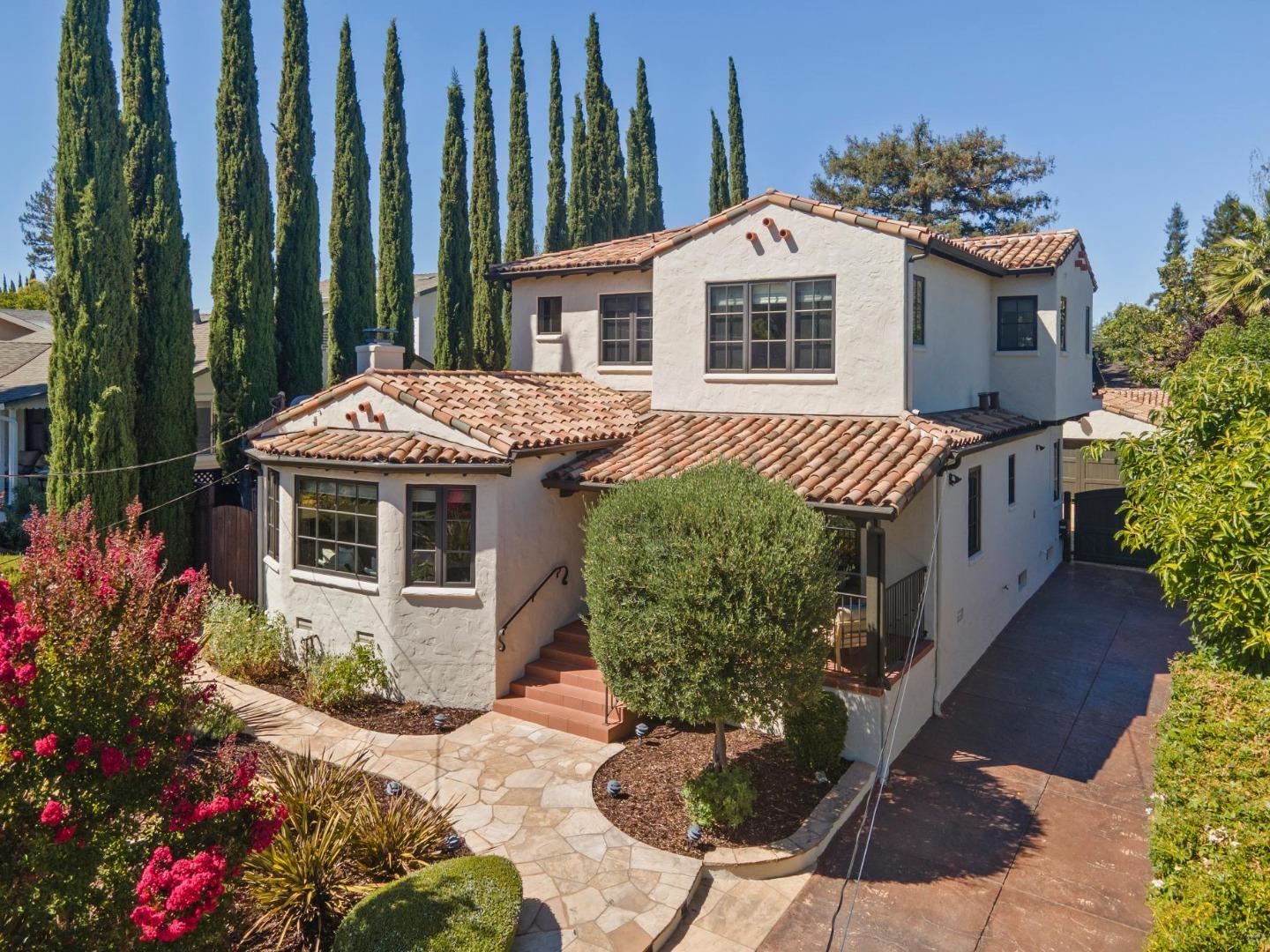 Detail Gallery Image 4 of 90 For 20 Mariposa Ave, Los Gatos,  CA 95030 - 4 Beds | 4/1 Baths