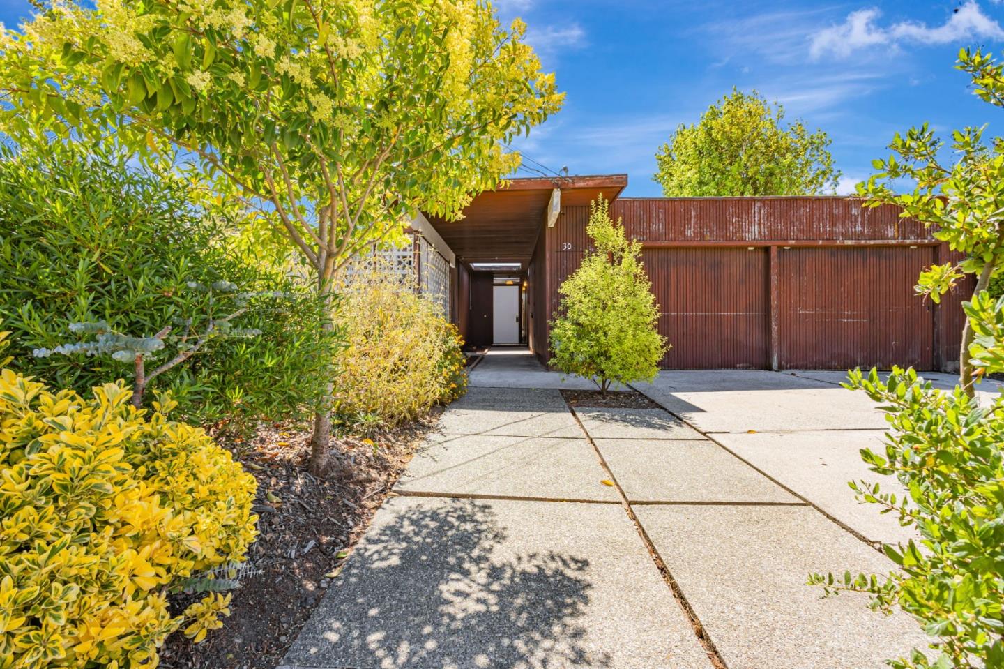 Detail Gallery Image 3 of 59 For 30 White Plains Ct, San Mateo,  CA 94402 - 4 Beds | 2 Baths