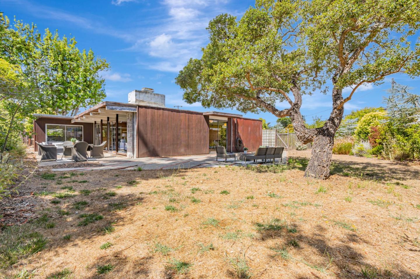 Detail Gallery Image 38 of 59 For 30 White Plains Ct, San Mateo,  CA 94402 - 4 Beds | 2 Baths