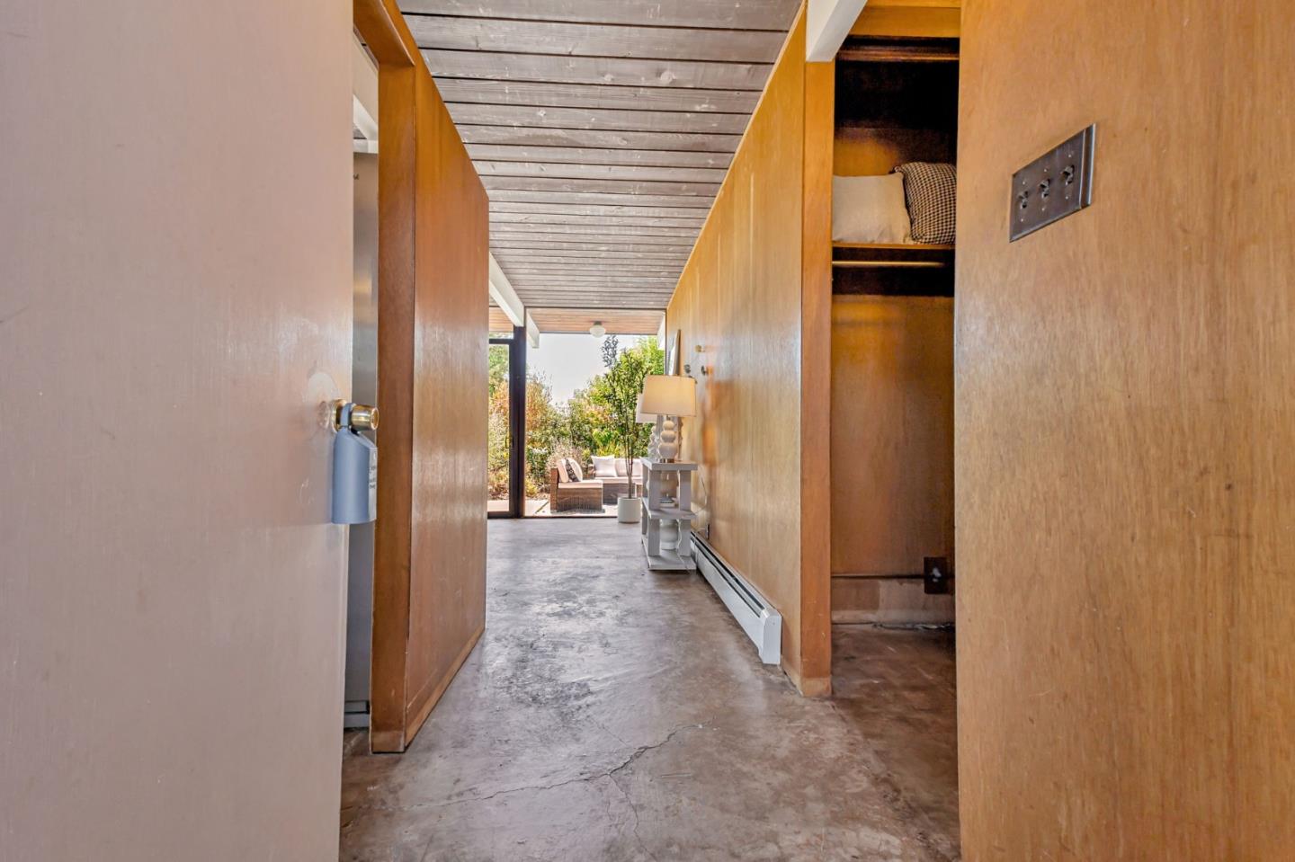 Detail Gallery Image 4 of 59 For 30 White Plains Ct, San Mateo,  CA 94402 - 4 Beds | 2 Baths