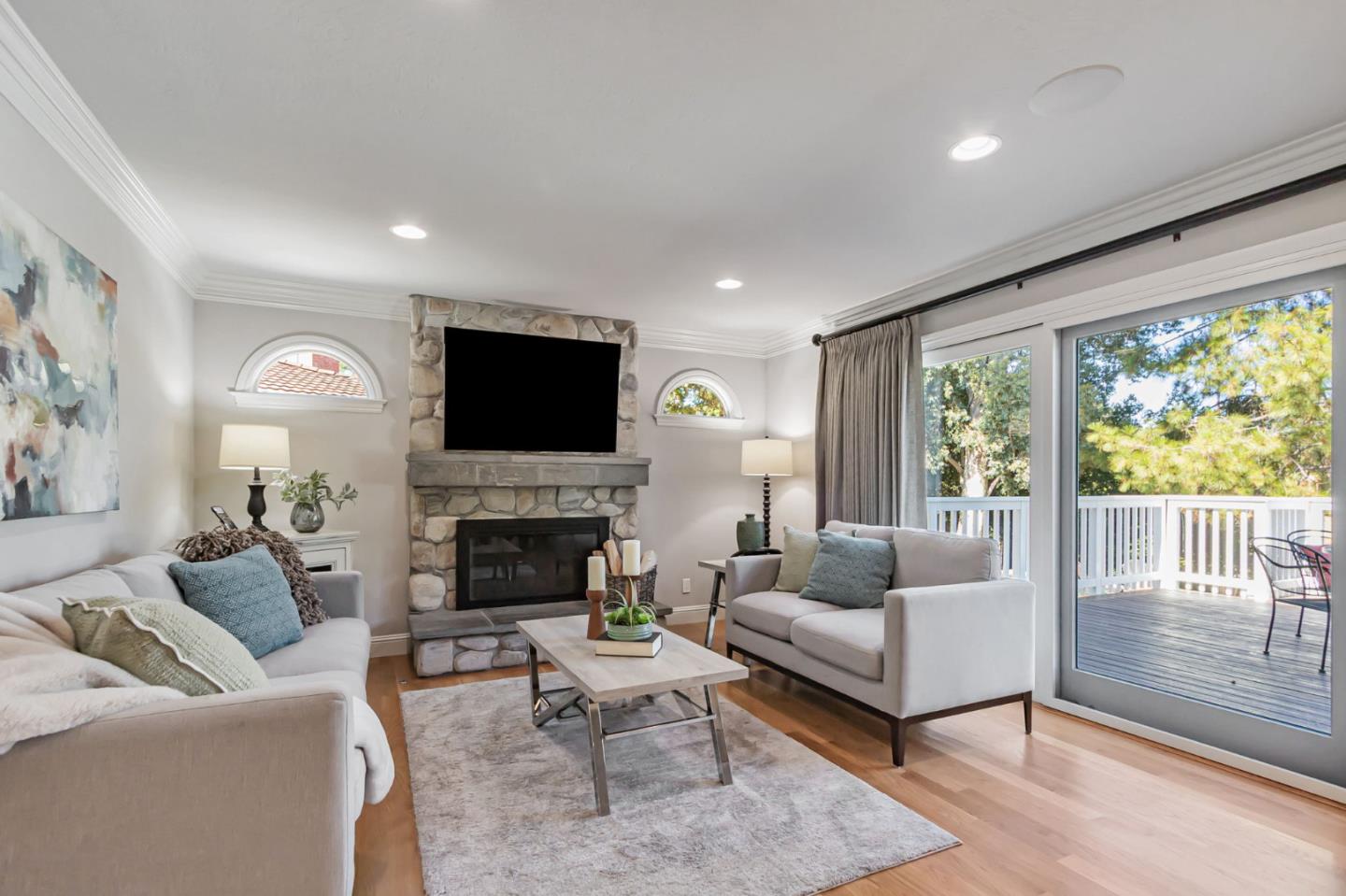 Detail Gallery Image 7 of 8 For 1697 Hyde Dr, Los Gatos,  CA 95032 - 5 Beds | 2/1 Baths