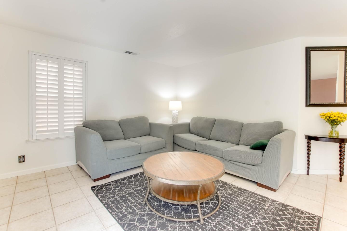 Detail Gallery Image 11 of 49 For 751 La Baig Dr, Hollister,  CA 95023 - 5 Beds | 2 Baths