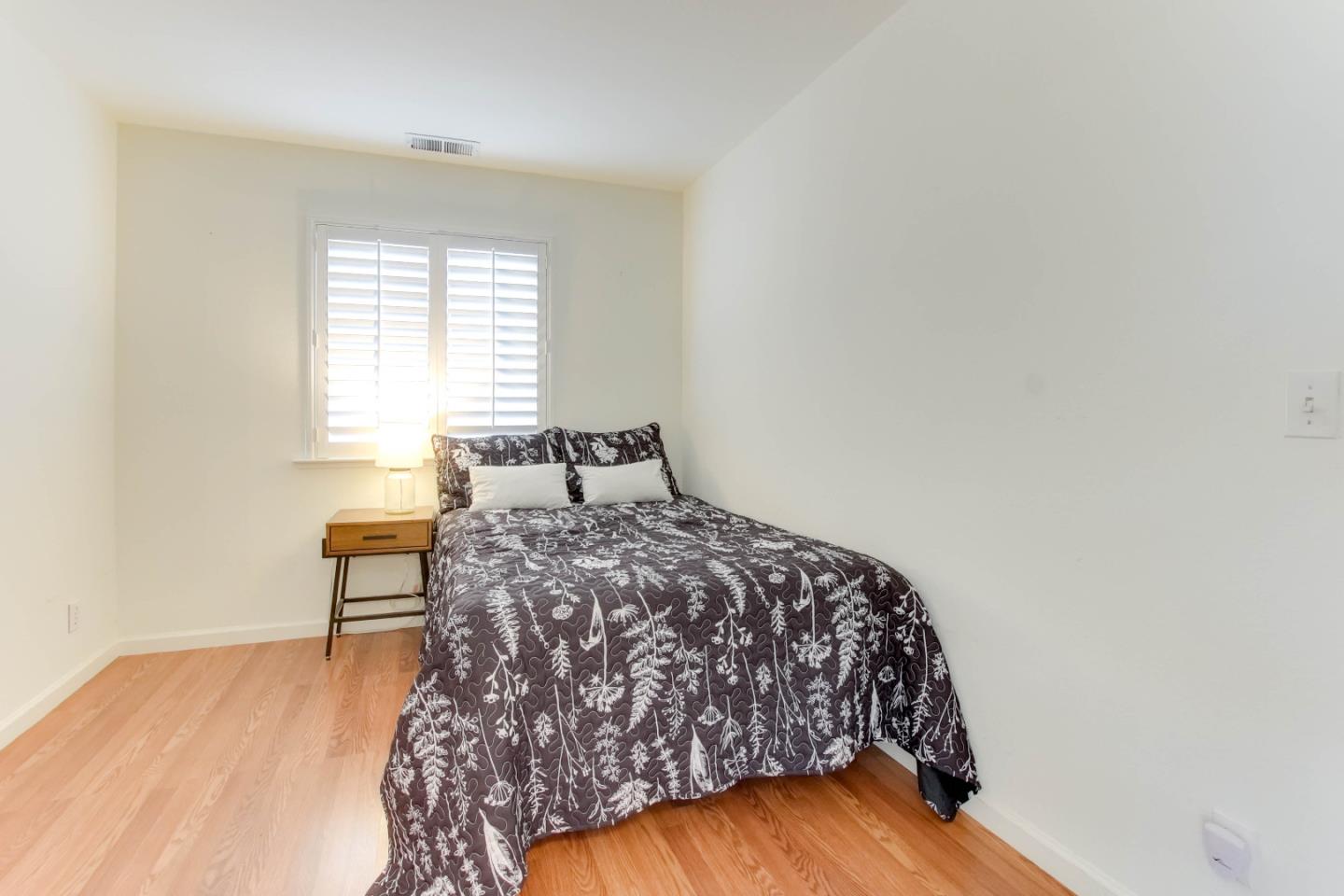 Detail Gallery Image 16 of 49 For 751 La Baig Dr, Hollister,  CA 95023 - 5 Beds | 2 Baths