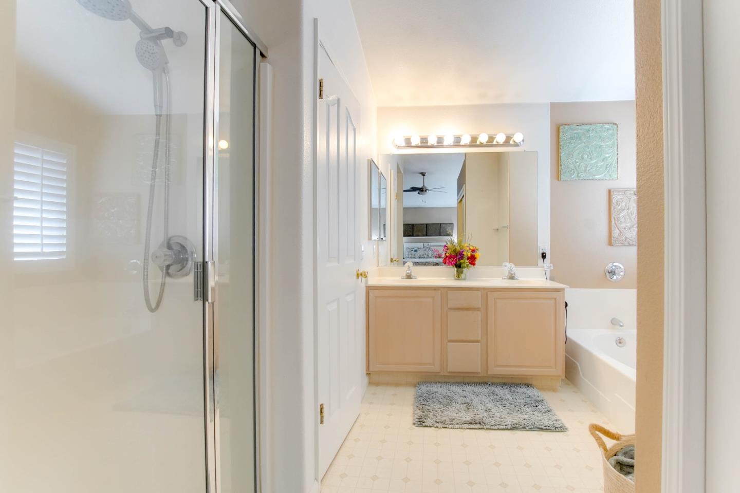 Detail Gallery Image 25 of 49 For 751 La Baig Dr, Hollister,  CA 95023 - 5 Beds | 2 Baths
