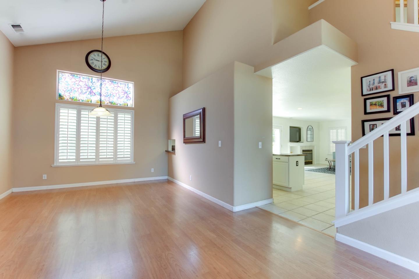 Detail Gallery Image 7 of 49 For 751 La Baig Dr, Hollister,  CA 95023 - 5 Beds | 2 Baths