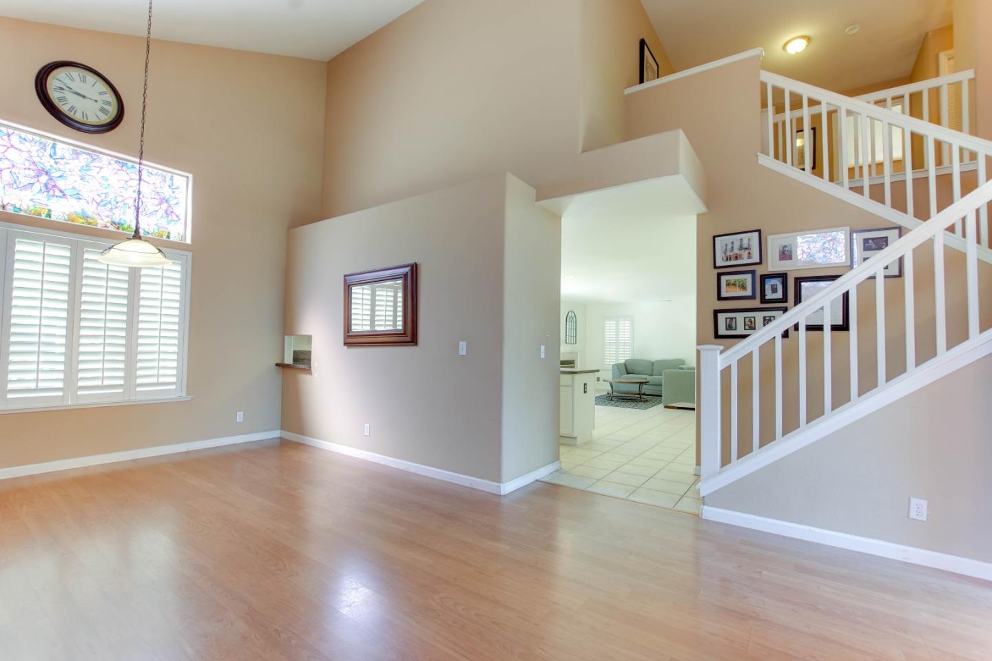 Detail Gallery Image 8 of 49 For 751 La Baig Dr, Hollister,  CA 95023 - 5 Beds | 2 Baths