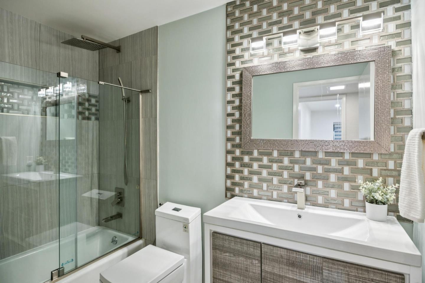 Detail Gallery Image 10 of 13 For 3350 La Mesa Dr #4,  San Carlos,  CA 94070 - 2 Beds | 2 Baths