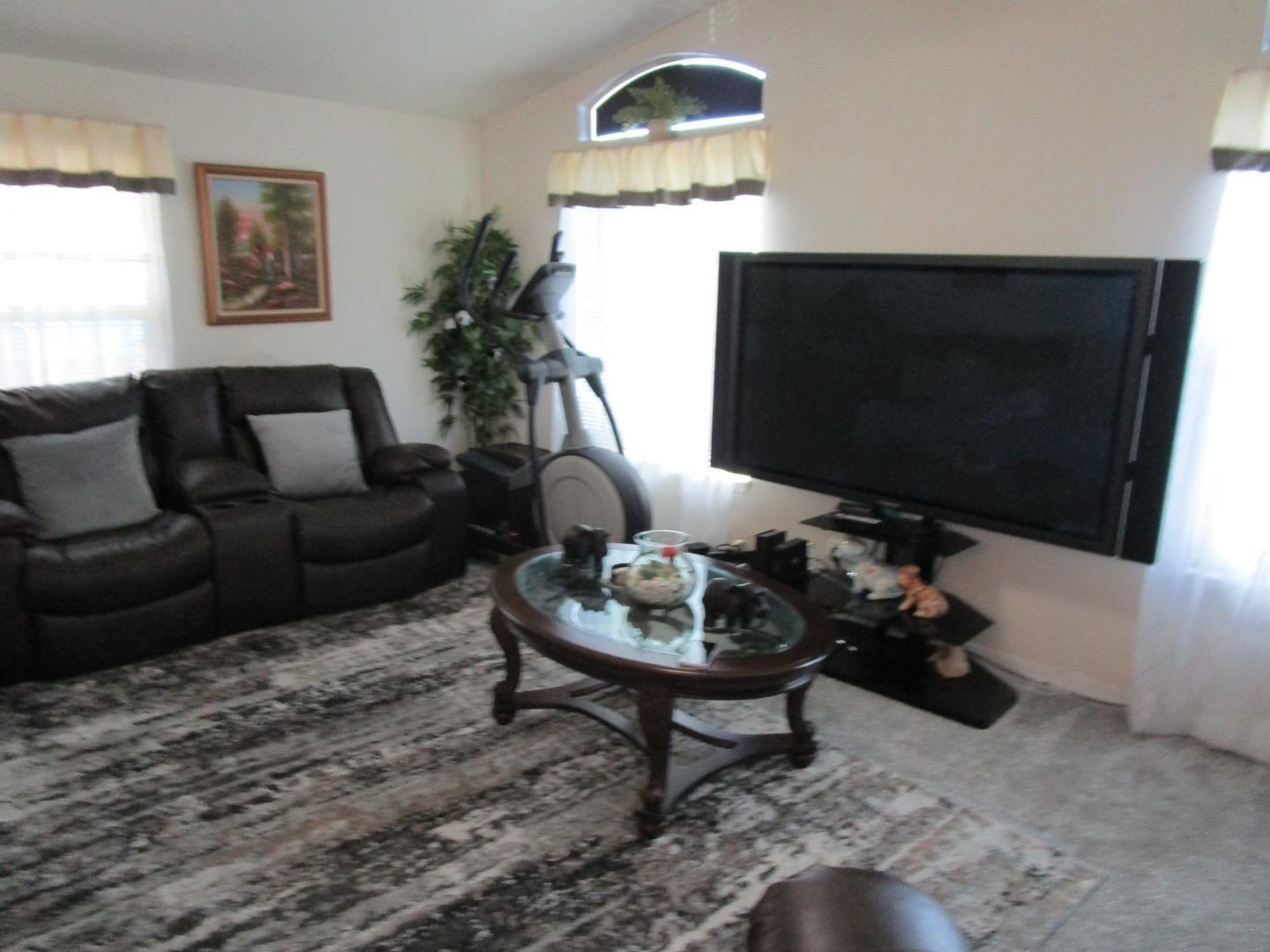 Detail Gallery Image 3 of 12 For 49 Blanca Ln #715,  Watsonville,  CA 95076 - 3 Beds | 2 Baths