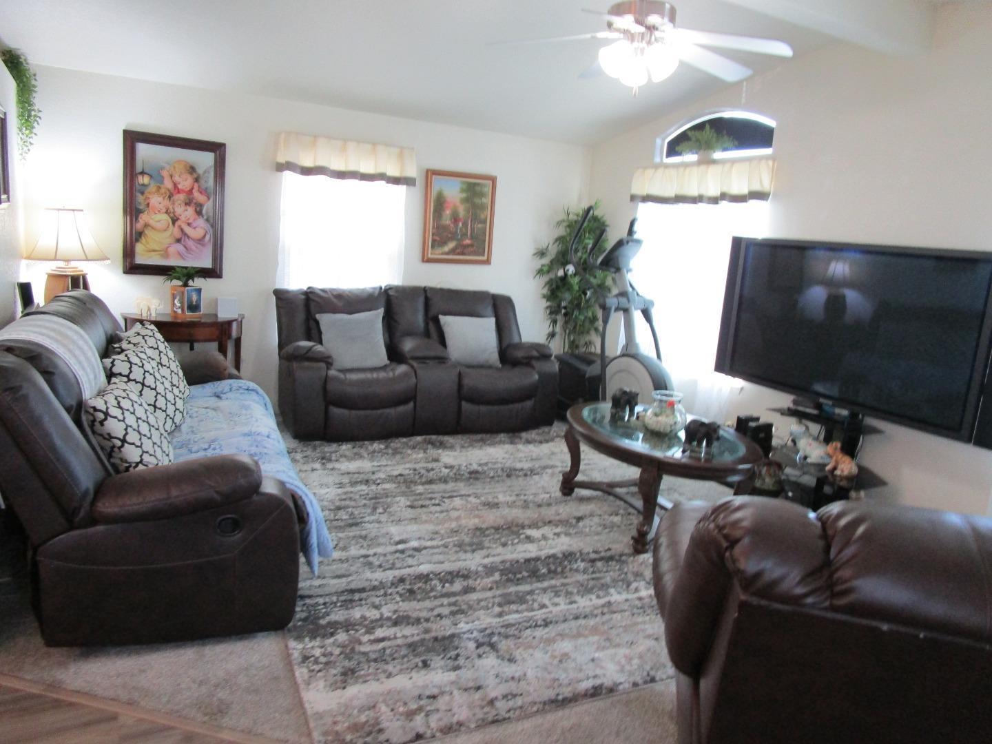 Detail Gallery Image 4 of 12 For 49 Blanca Ln #715,  Watsonville,  CA 95076 - 3 Beds | 2 Baths