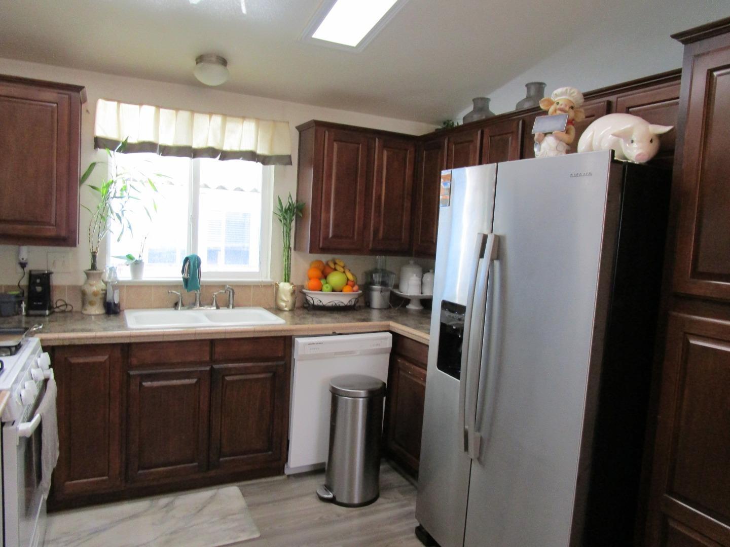Detail Gallery Image 6 of 12 For 49 Blanca Ln #715,  Watsonville,  CA 95076 - 3 Beds | 2 Baths